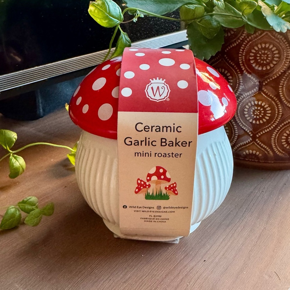 NWT ceramic garlic baker mini roasted mushroom jar